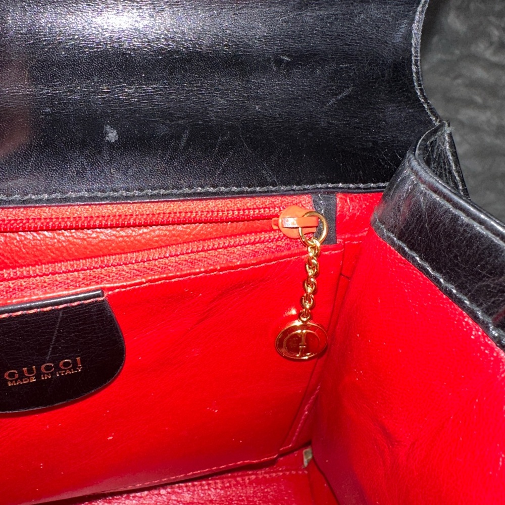 Gucci Vintage 1980's RARE black Leather 3-way bag, stunning red leather interior - Picture 10 of 13